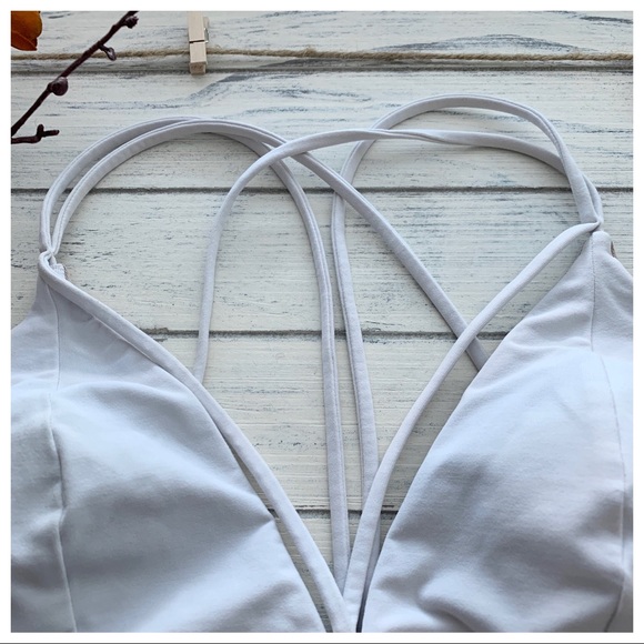 Lululemon Strappy Sports Bra - Picture 4 of 9